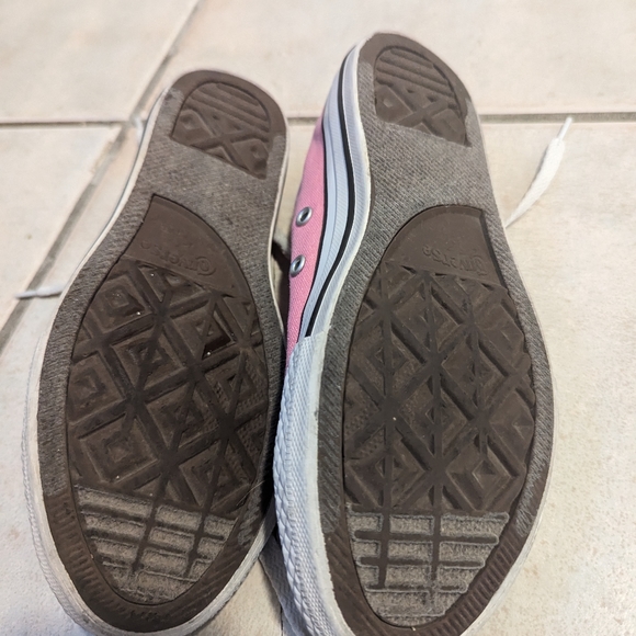 Girls low converse - Picture 3 of 3